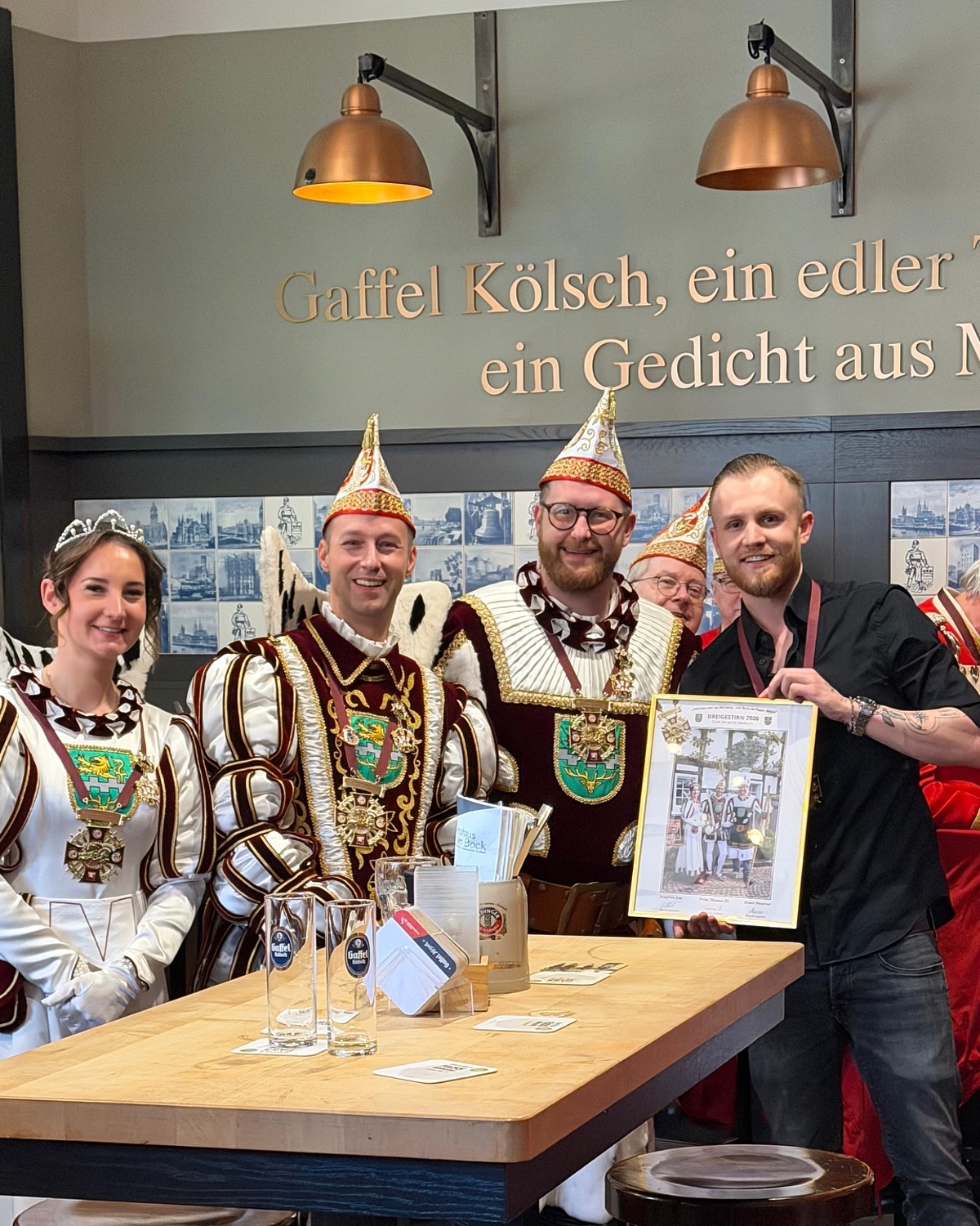 Unser herzliches Dankeschön geht an unser Stammlokal,
das Wirtshaus am Bock 🍻

Vielen Dank an Marc Schmitz und Kai...